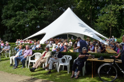 Folk im Park_24